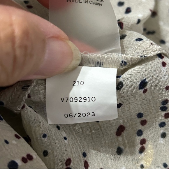 Vince Camuto Flutter Sleeve Blouse - XL - Picture 5 of 12